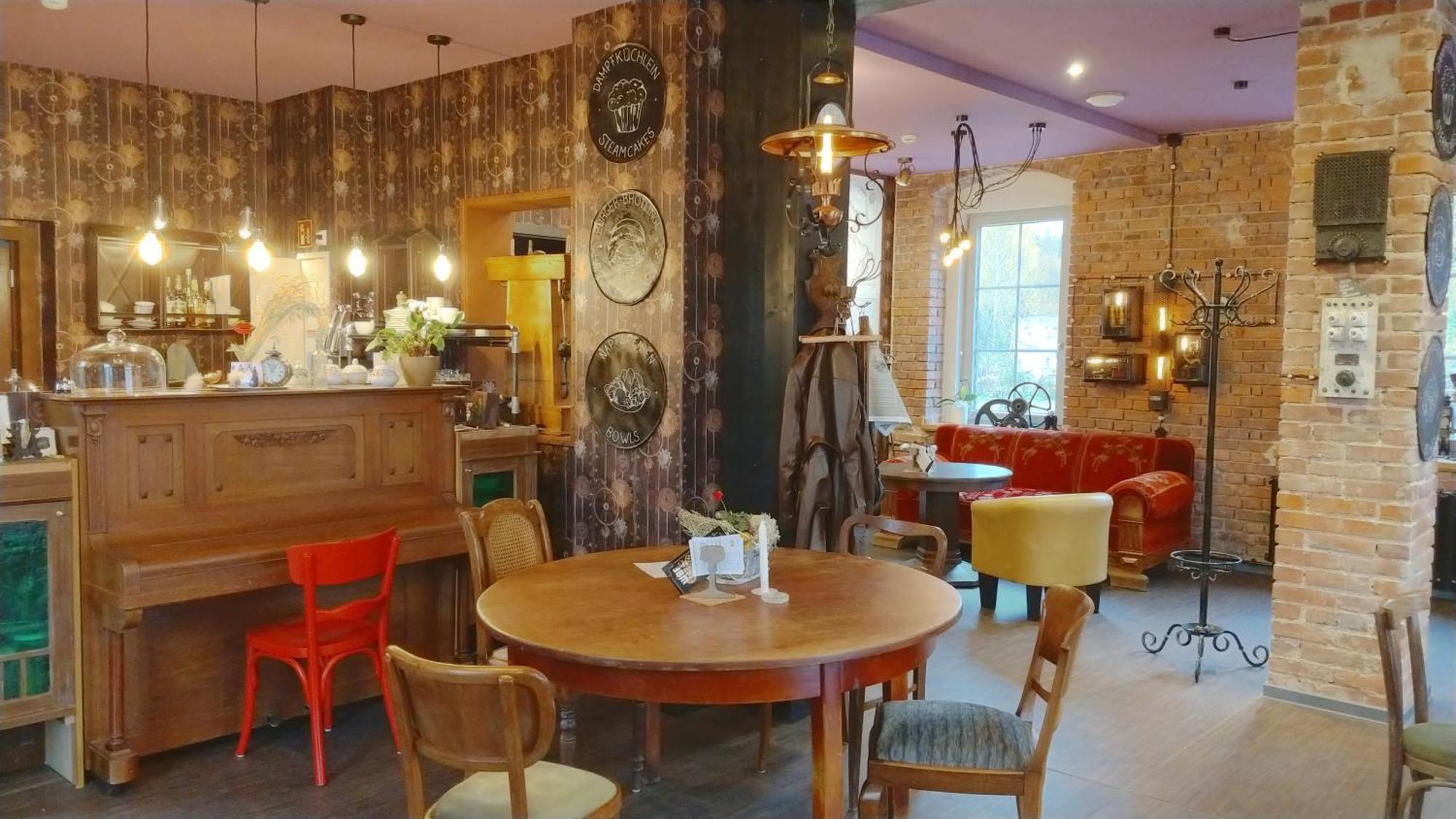 Muldenhammer Weltraumbahnhof Rautenkranz - Steampunk Hotel מראה חיצוני תמונה